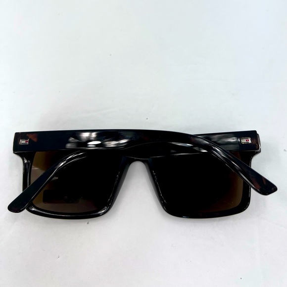⭐️TOMMY HILFIGER💯WAFFLE BROWN FRAME, OLIVE GREEN LENSES, SUNGLASSES, **UNISEX** - Picture 15 of 15